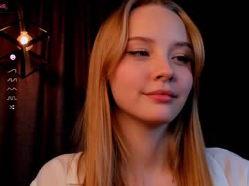 girl
        lolliis cam image #2985980