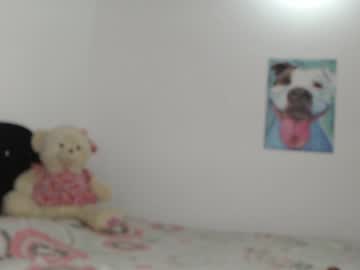 girl
        merlina_adamms cam image #773046