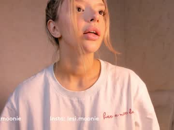 girl
        lesi_moonie cam image #4214617