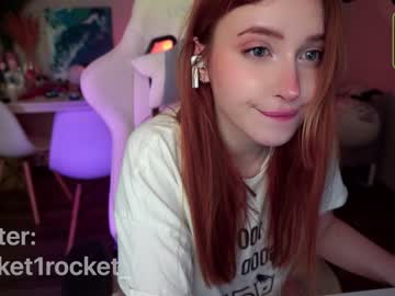 girl
        pocketrocket_ cam image #147772