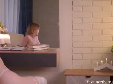 girl
        northern_gracia cam image #6798293
