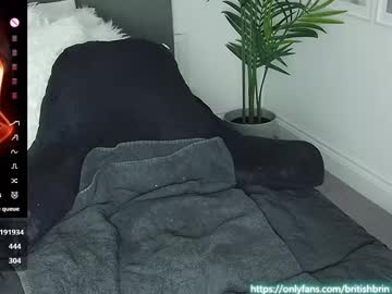 girl
        british_brin cam image #6224304