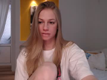 girl
        magic_couple13 cam image #3011396