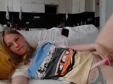 girl
        magic_couple13 cam image #1495622