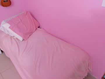 girl
        little_effy18_ cam image #6986638