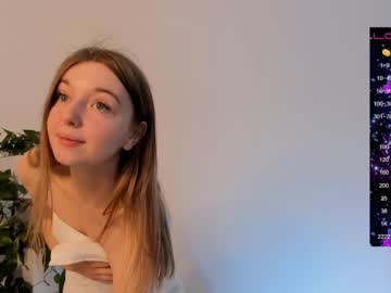 girl
        elizabeth__gray cam image #690217