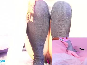 girl
        little_effy18_ cam image #5321086