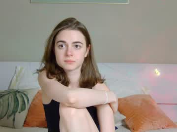 girl
        tiffany_long cam image #1505637
