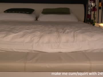girl
        dovia cam image #2899998