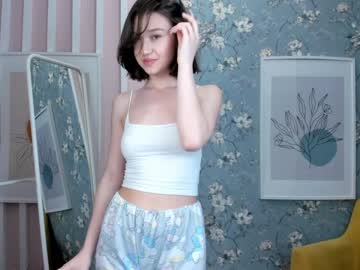 girl
        monica_pure_ cam image #1437945