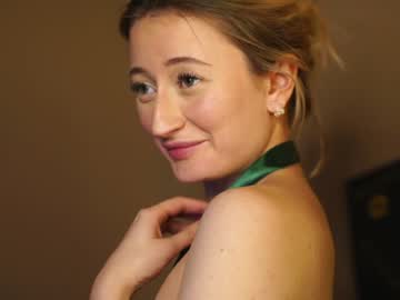 girl
        wendy_amber cam image #2646771