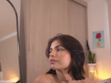 girl
        laura_roldan cam image #5740395