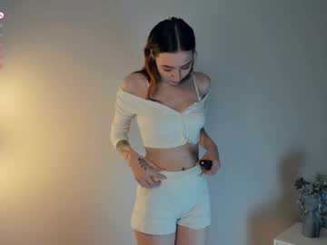 girl
        quennaedger cam image #5610276
