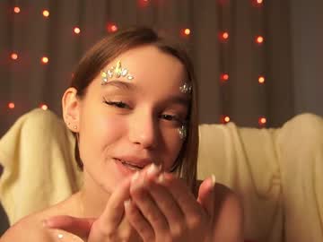 girl
        harrieteasley cam image #5941025