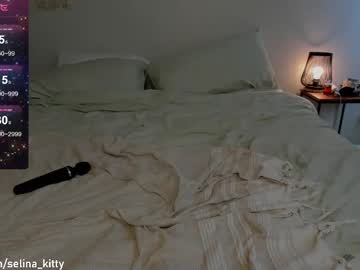 girl
        theselina_kyle cam image #5003547