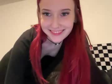 girl
        petite_scarlettt cam image #5701870