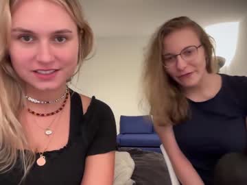 girl
        lillybambus cam image #2704215