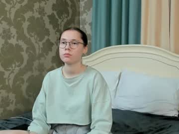 couple Live Cam Girls Love To Strip Naked For Their Viewers with lisa_alice0