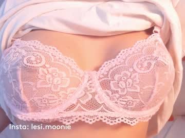 girl
        lesi_moonie cam image #4293311