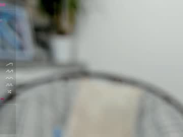 girl
        lolliis cam image #2285657
