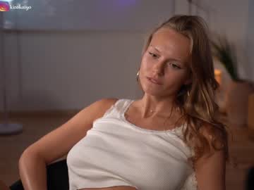 girl
        chillwithkira cam image #2209238