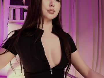 girl
        hollyextra cam image #6712963