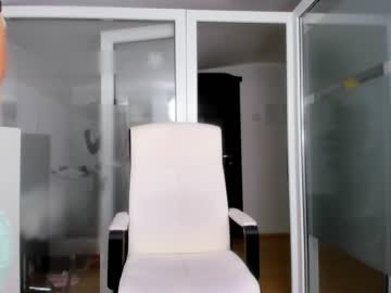 girl
        ingridblondy94 cam image #1803459
