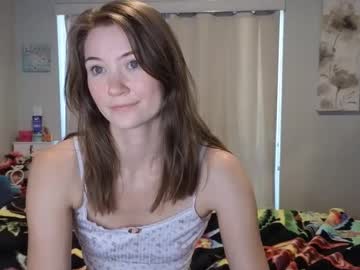 girl
        katynowhere cam image #4774868