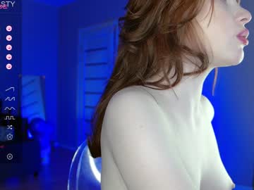 girl
        newtasty cam image #4226616