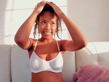 girl
        hildahathorne cam image #6733400