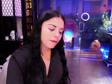 girl
        alma_pearl cam image #4360554
