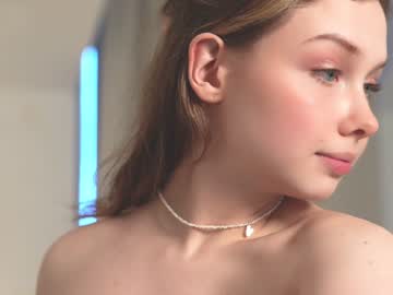 girl
        april_blush cam image #3923167