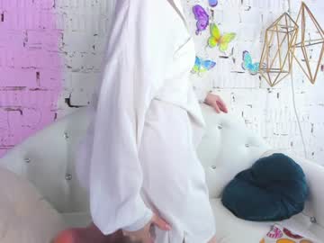 girl
        imsurprise cam image #5599