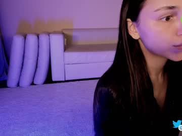 girl
        hollyextra cam image #3803325