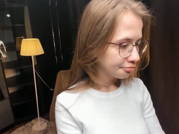 girl
        wiloneburtt cam image #4930586