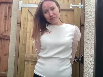 girl
        eatmypie69 cam image #3728531