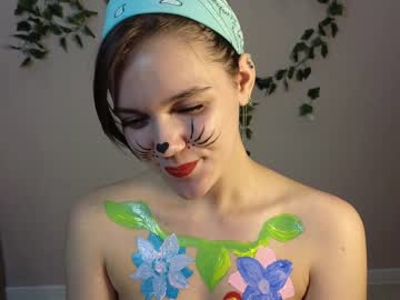 girl
        teresabriggs cam image #2471772