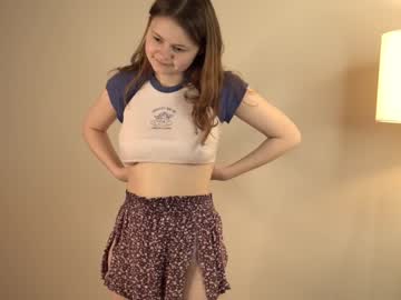girl
        winniewest_ cam image #1416224