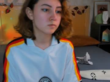 girl
        nalaray cam image #816389