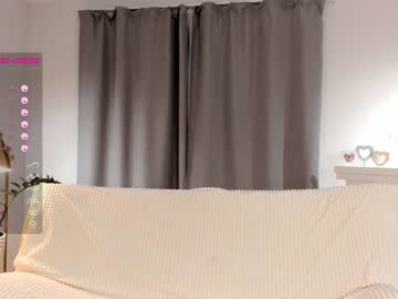 girl
        juliepenningtona cam image #2431088