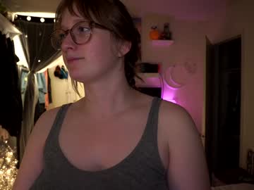 girl
        laylas_universe cam image #5745907