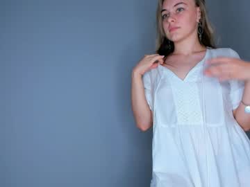 girl
        lindamildreda cam image #2223371