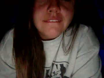 girl
        nicolem279231 cam image #2377985