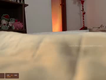 girl
        isabeyferrec cam image #5707769