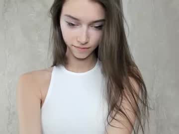 girl
        cutie_ghostie cam image #3499493