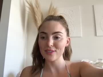 girl
        brookeshield cam image #2511136