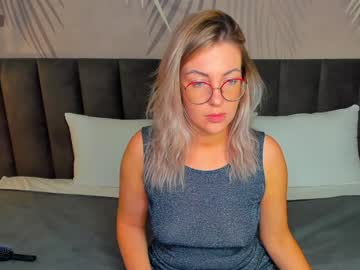 girl
        kristiexo cam image #5307661