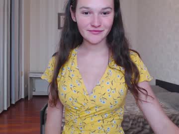 girl
        real_nature cam image #2768667