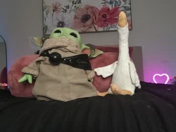 couple
        ari_lovexo cam image #2447003