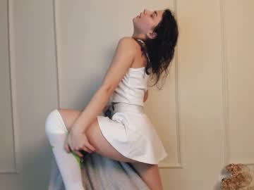 girl
        laa_ura cam image #3702477